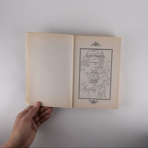 3/$10 - The Penguin Classic Baby Name Book by Carol McD. Wallace - Picture 6 of 12